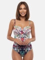 stroj-kapielowy-jednoczesciowy-bardotka-push-up-bialy-egzotyczny-print-j-ml033-p-f719-modelka-przod